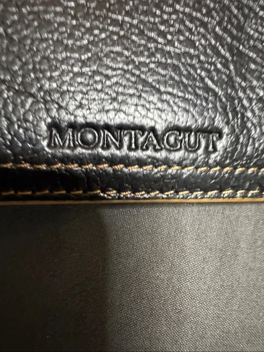 Montagut black leather